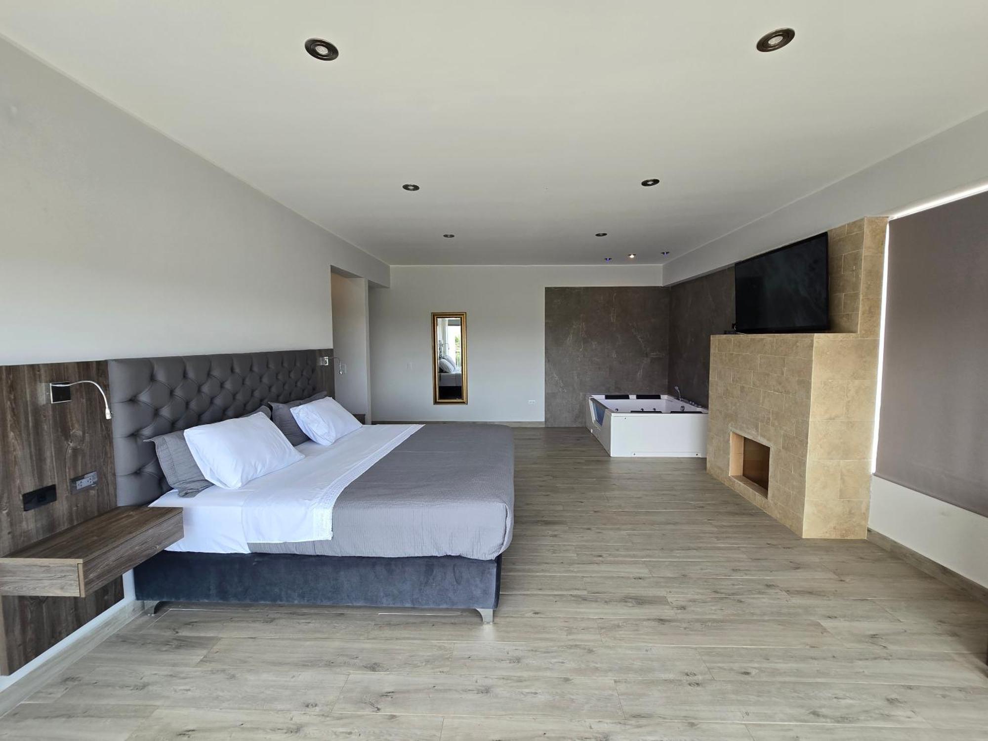 Silver Inn Hotel เซโรอาซูล ภายนอก รูปภาพ